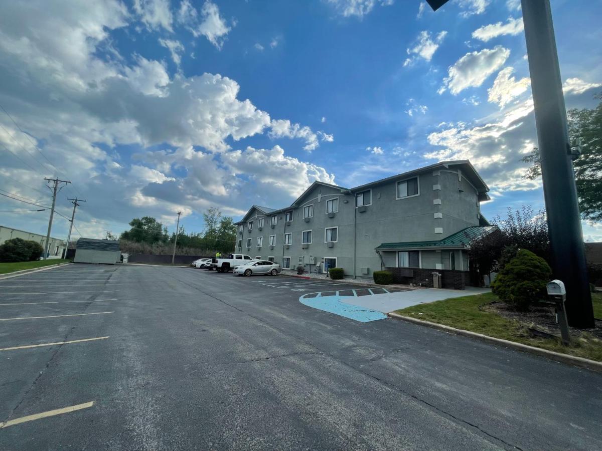 Magnuson Hotel Fort Wayne North - Coliseum Exteriör bild