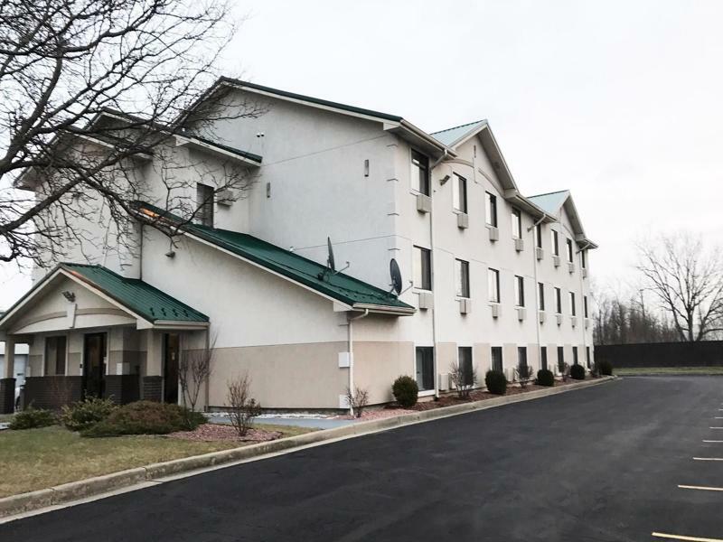 Magnuson Hotel Fort Wayne North - Coliseum Exteriör bild